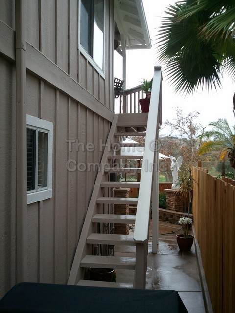 Cinthia D Deck Stair